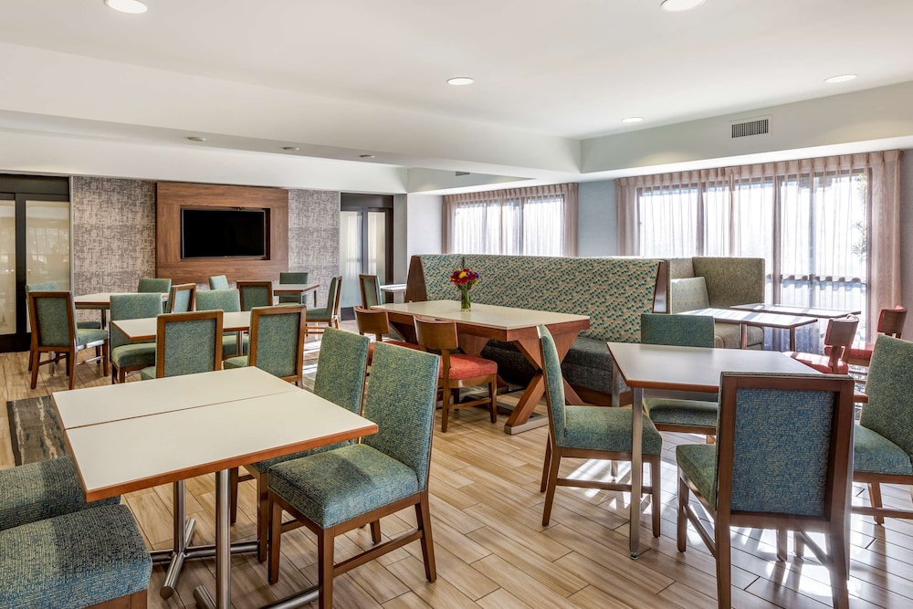 Hampton Inn Carlsbad North San Diego County - photo 32