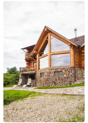 BranWood The Univers of Wood in Bran, Romania