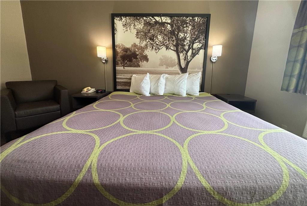 Super 8 by Wyndham Grayville - photo 7