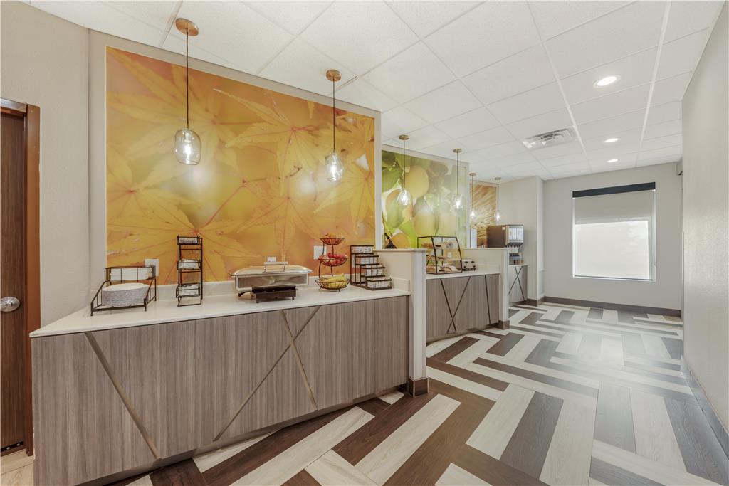 Best Western Green Oaks Inn & Suites - photo 37