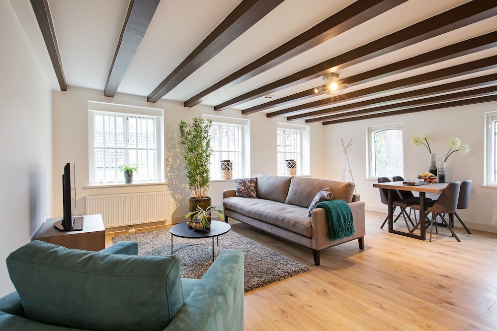 Canal Garden Apartment 11 — 4-Star Luxury Hotel in Utrecht, Netherlands