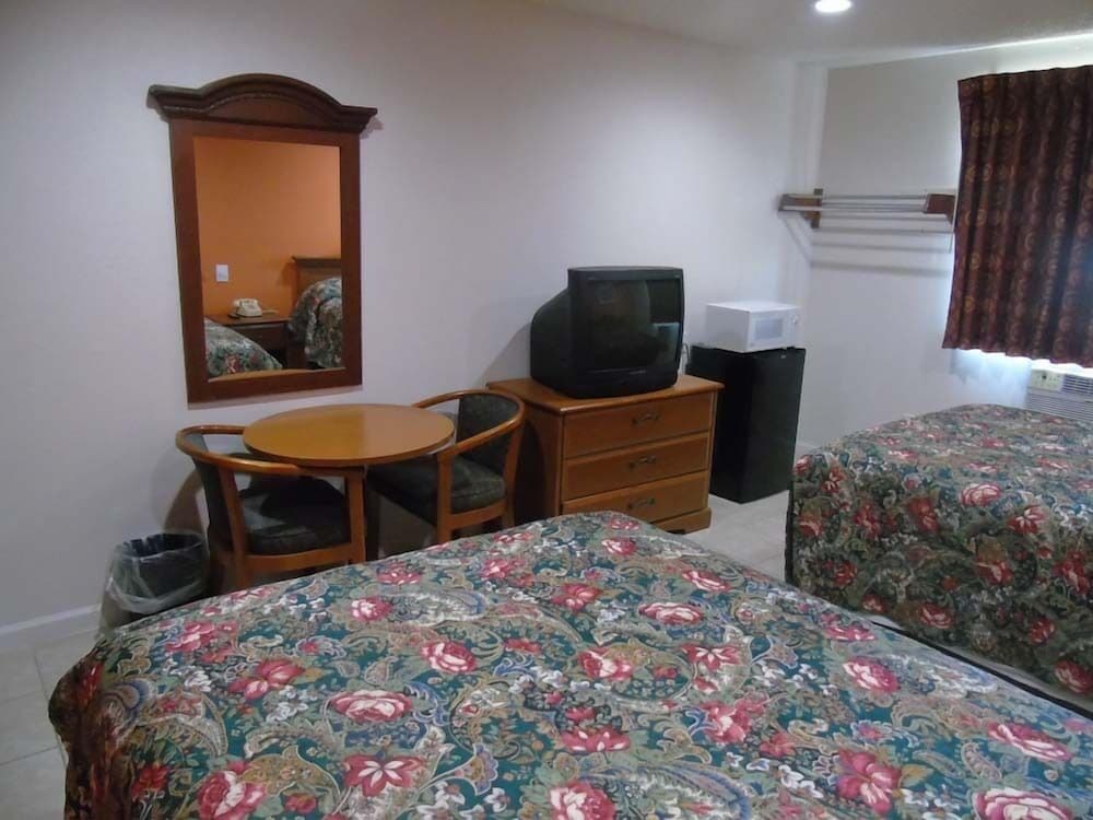 Americas Express Inn - photo 5