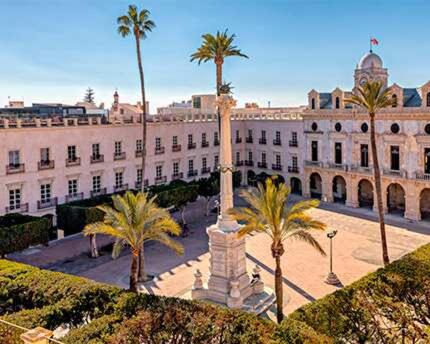 Expoholidays Plaza Vieja Con Parking Gratis — Almeria