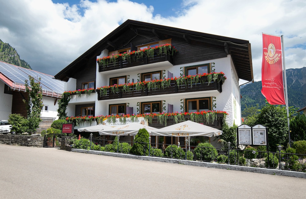Hotel Restaurant Amadeus - carbon neutral hotel in Oberstdorf