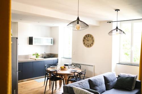 Grand T3 Plein Centre in Bagneres-De-Bigorre, France