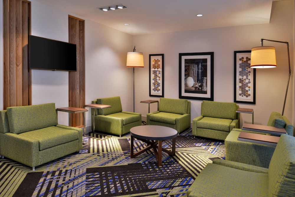 Holiday Inn Express & Suites Marshalltown by IHG - photo 6