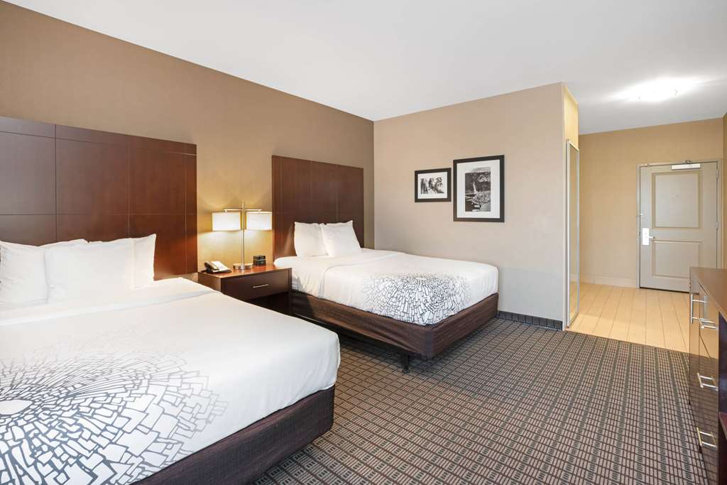La Quinta Inn & Suites by Wyndham Bellingham - photo 41