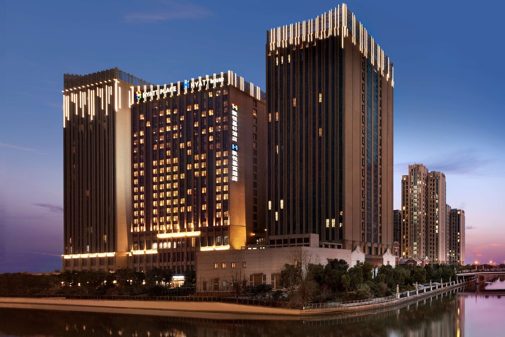 Hyatt Place Shanghai New Hongqiao — 4-Star Luxury Hotel in Shanghai, People's Republic of China