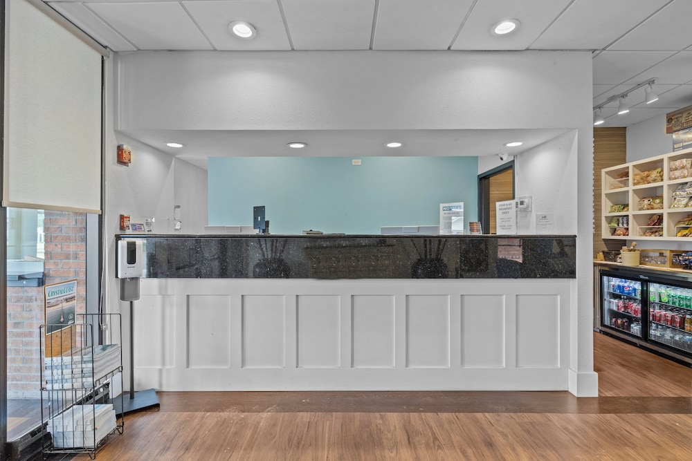 Garnet Inn & Suites Morehead City near Atlantic Beach - photo 3