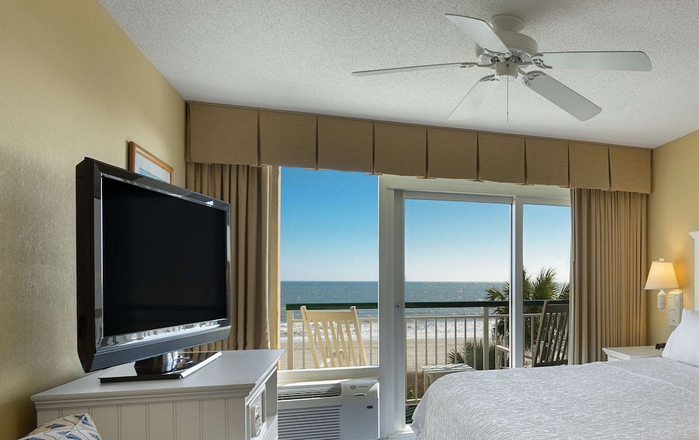 Hampton Inn & Suites Myrtle Beach Oceanfront - photo 9