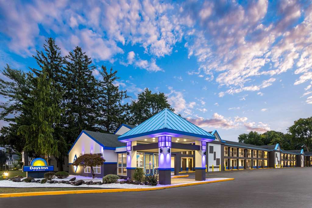 Days Inn Suites By Wyndham Albany — Albany