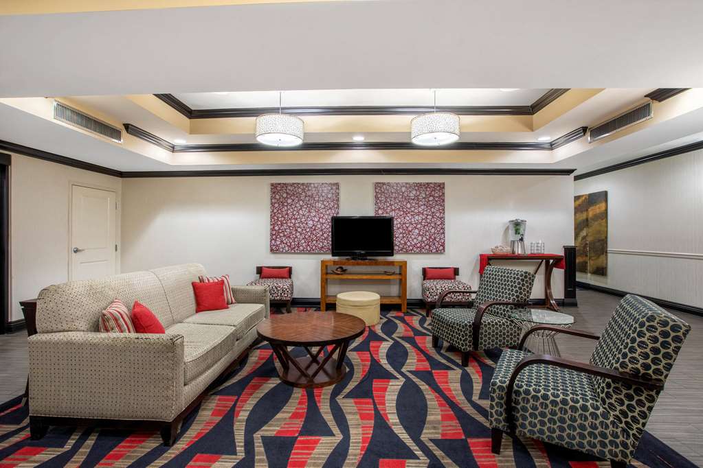 La Quinta Inn & Suites by Wyndham Conway - photo 8