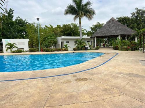 Nueva en Frac Privado Alberca 50MBS FACTuramos — 4-Star Luxury Hotel in Lazaro Cardenas, Mexico