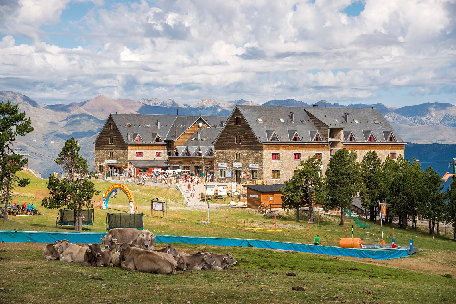 Hotel Portaine 2000 in Sort, Spain