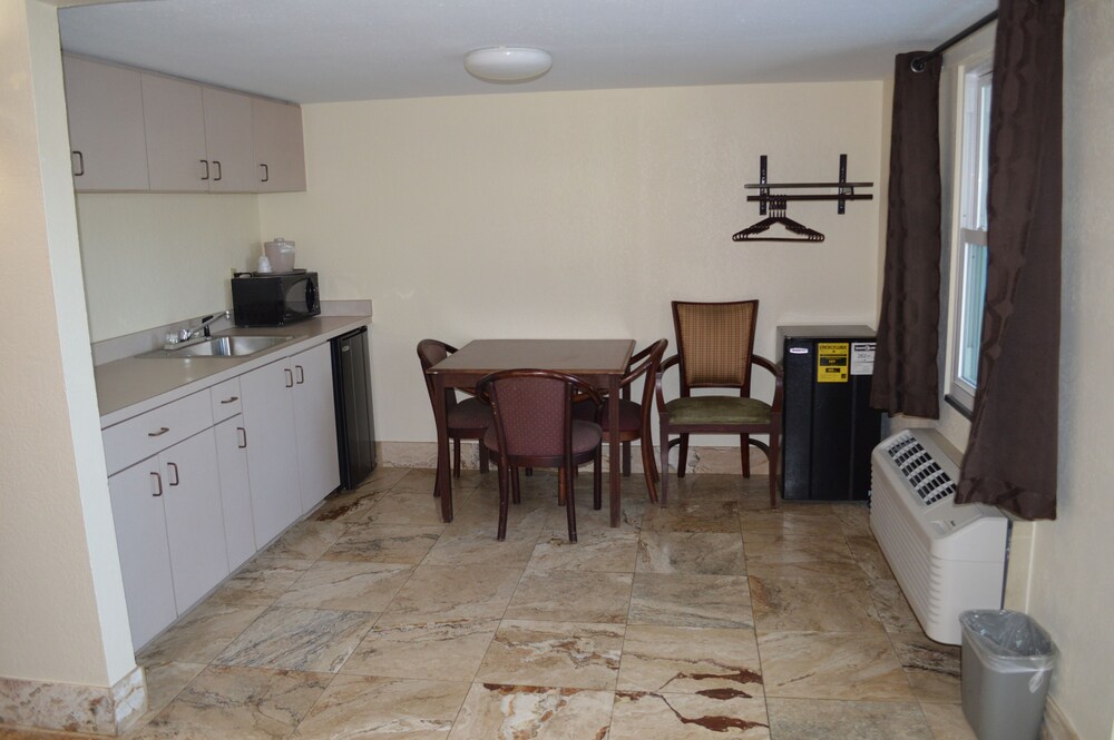 Budget Inn Ft Myers - photo 16