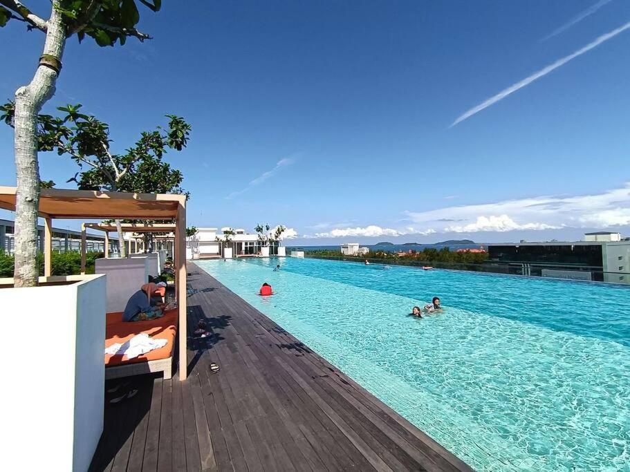 Sutera Avenue Kota Kinabalu City Center 7 pax — 4-Star Luxury Hotel in Kota Kinabalu, Malaysia