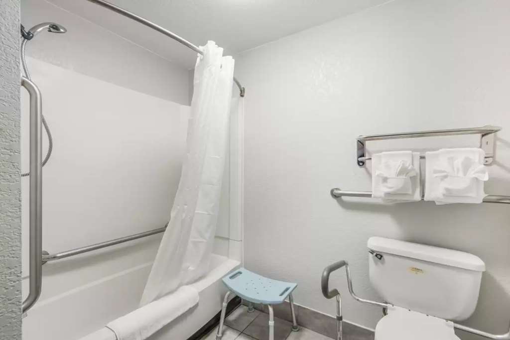 Sonesta Essential Des Moines - photo 25