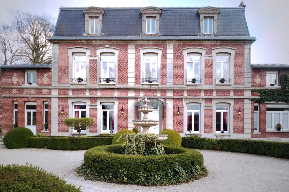 Manoir le Louis XXI — 4-Star Luxury Hotel in Masnieres, France