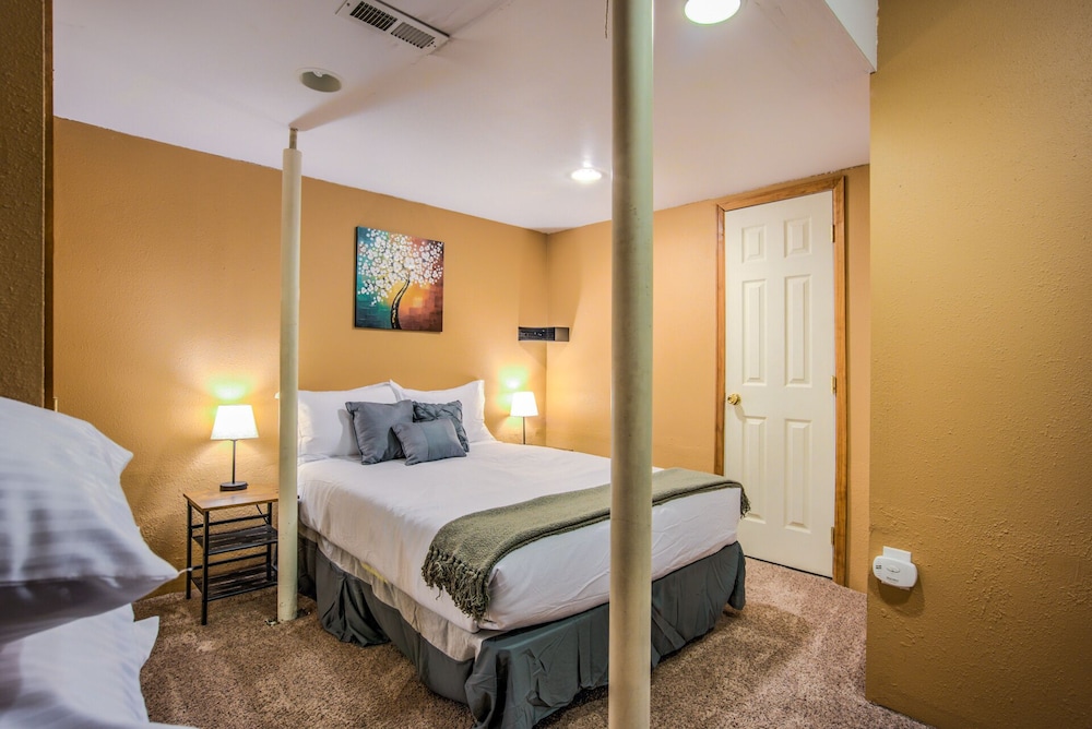 3BR MTN Viewsdowntownnext to Lake Parks More - photo 9