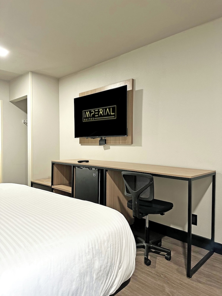 Imperial Suites Adults Only - photo 21