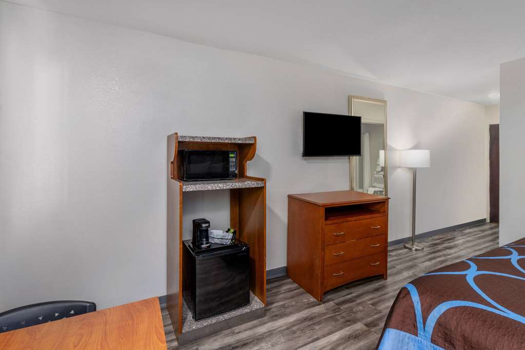 Super 8 by Wyndham Clayton - photo 6