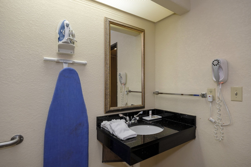 Red Roof Inn Yemassee - photo 22