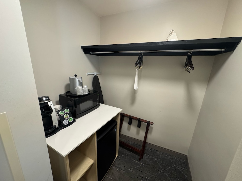 Holiday Inn Express & Suites Atlanta Downtown by IHG - photo 43