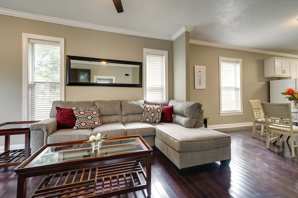 Downtown Wilmington Home: Walk to Cape Fear River - photo 4
