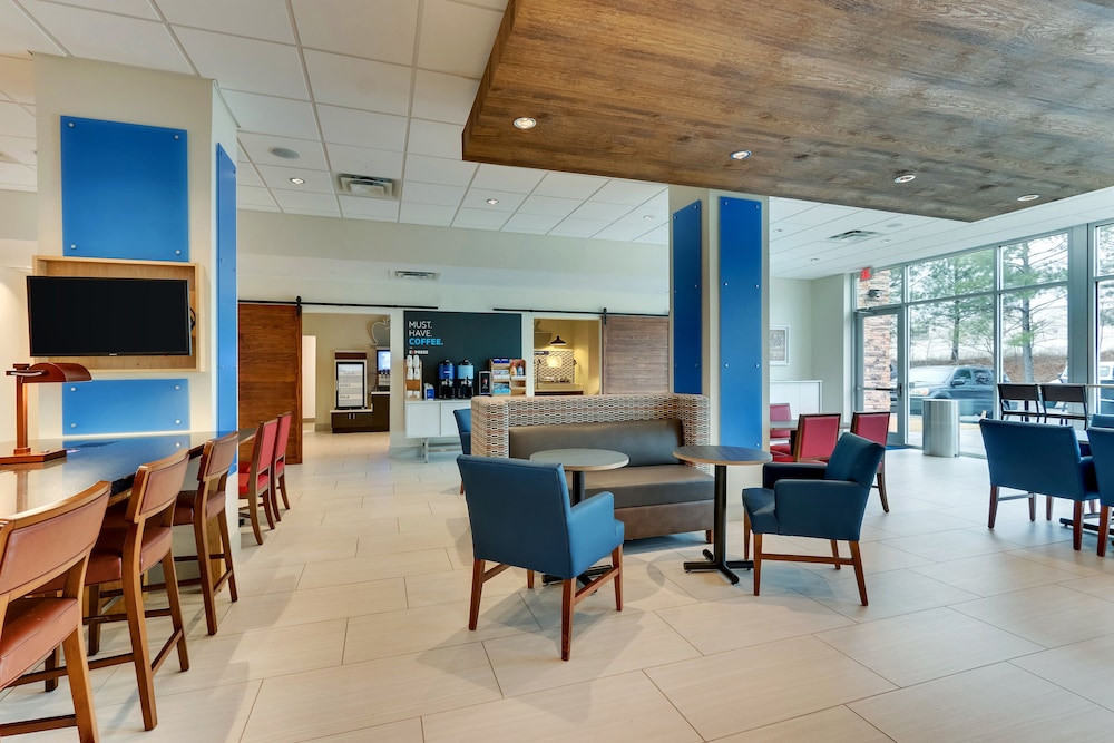Holiday Inn Express & Suites Dawsonville by IHG - photo 64