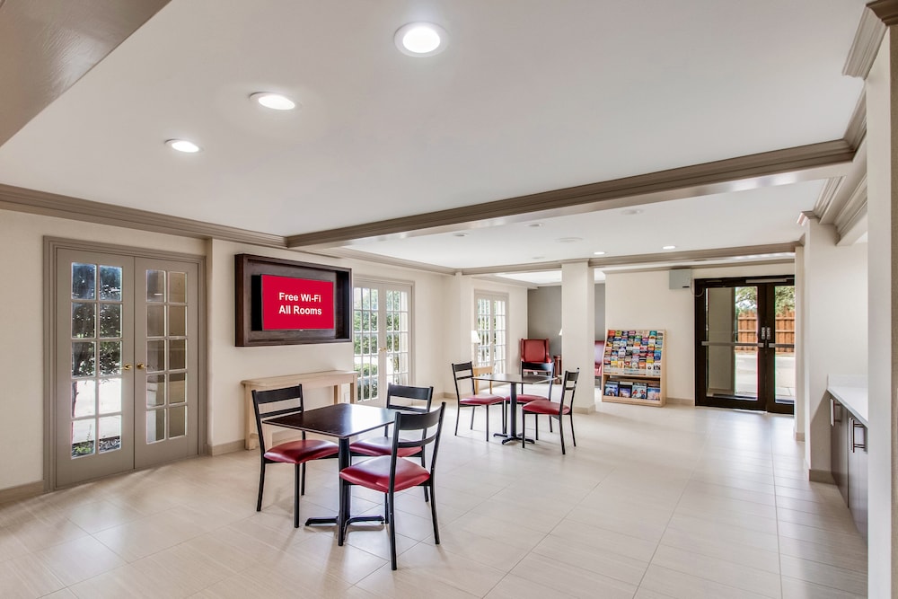 Red Roof Inn PLUS Dallas Addison - photo 5