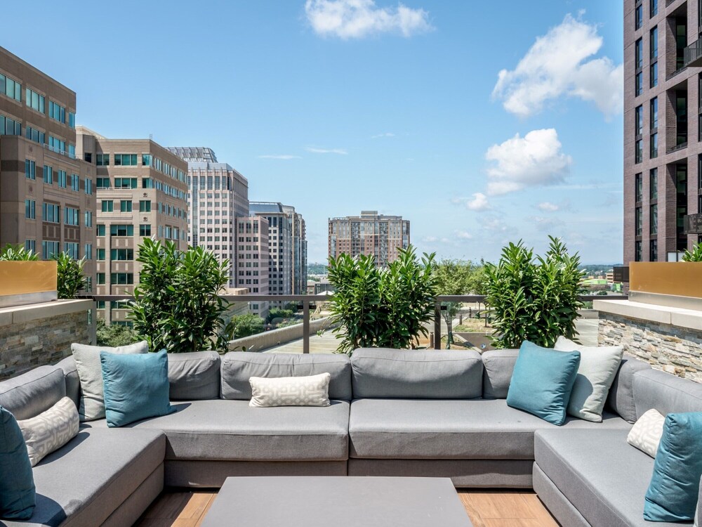 Global Luxury Suites at Reston Town Center - photo 136