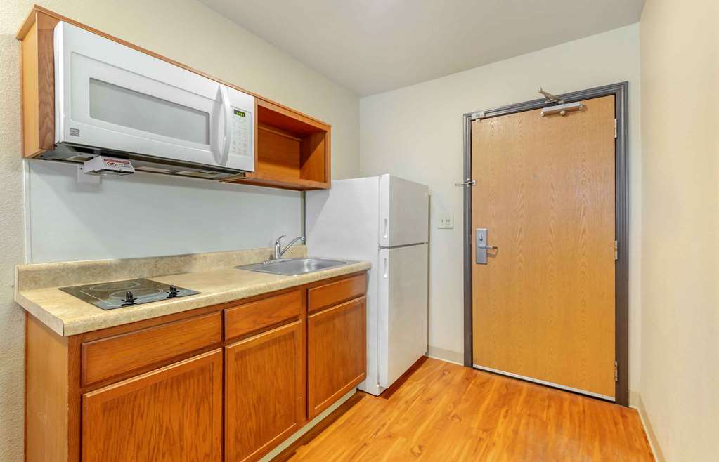 Extended Stay America Select Suites Fort Lauderdale Airport West - photo 9