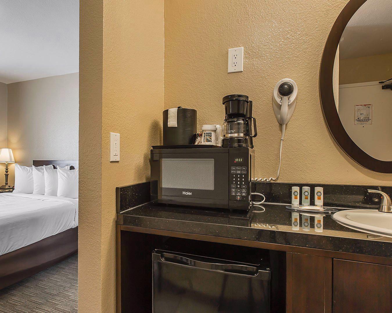 Americas Best Value Inn San Diego Downtown - photo 24