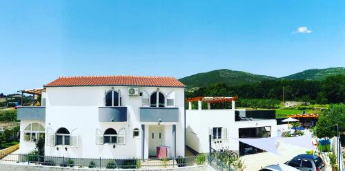 Family friendly house with a swimming pool Kastel Novi Kastela 19116 — 4-Star Luxury Hotel in Kastel Stari, Croatia