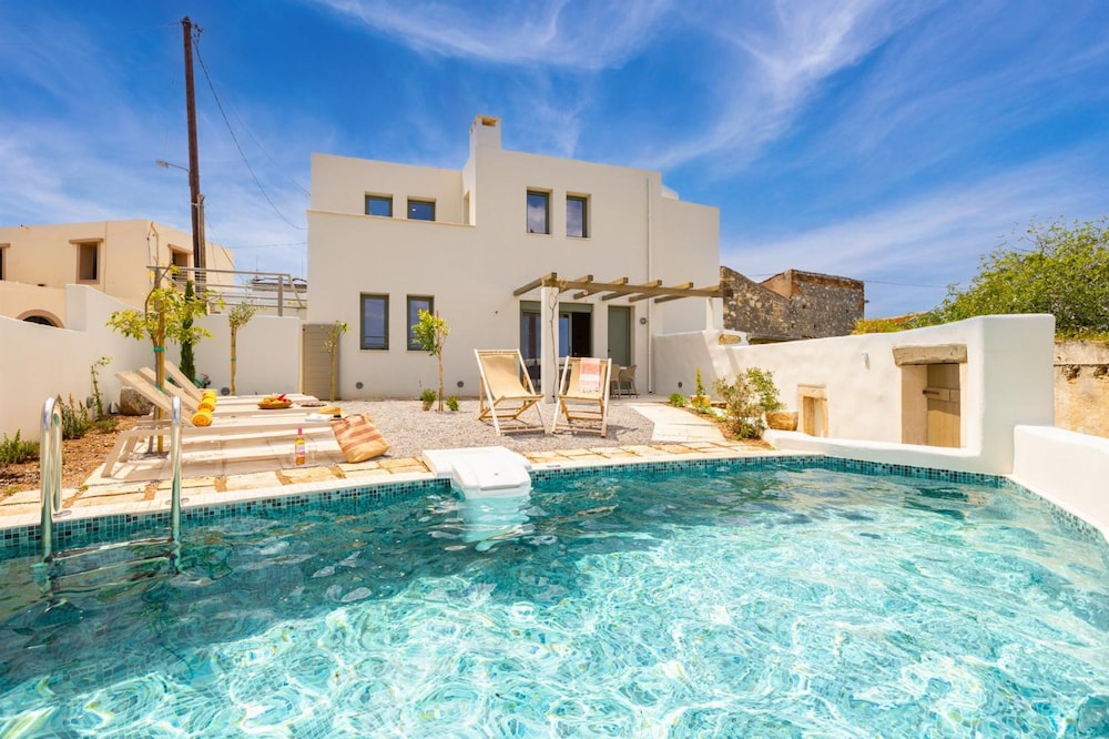 Villa Erofili in Agia Triada — 4-Star Luxury Hotel in Rethymno, Greece