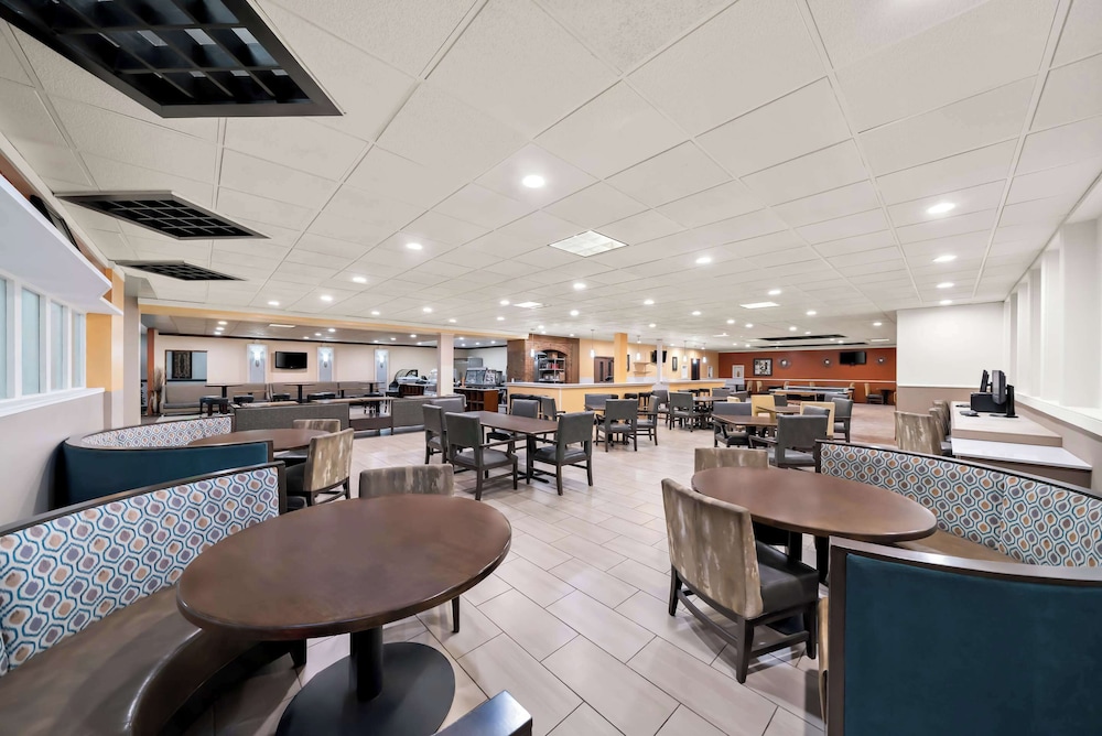 Clarion Inn & Suites and Convention Center - photo 42