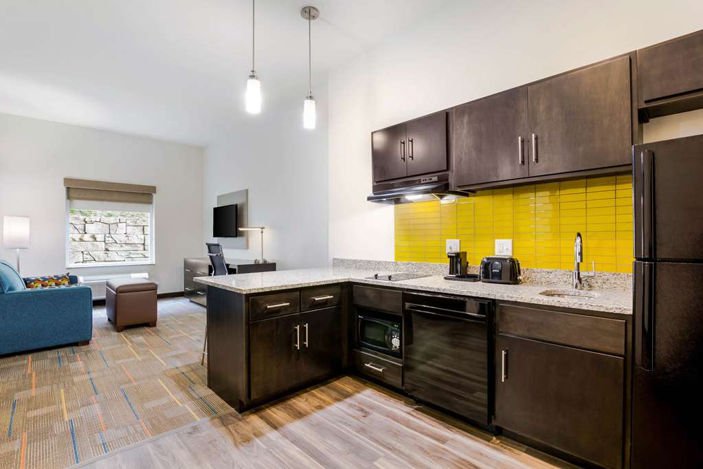 MainStay Suites Winfield Teays Valley - photo 10