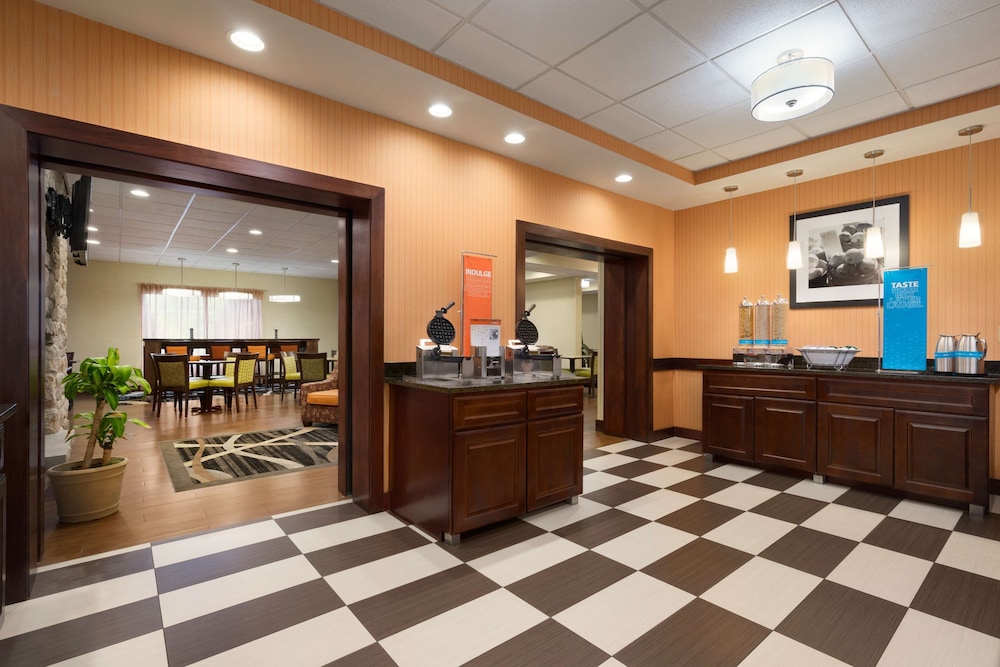 Hampton Inn Lehighton Jim Thorpe - photo 22