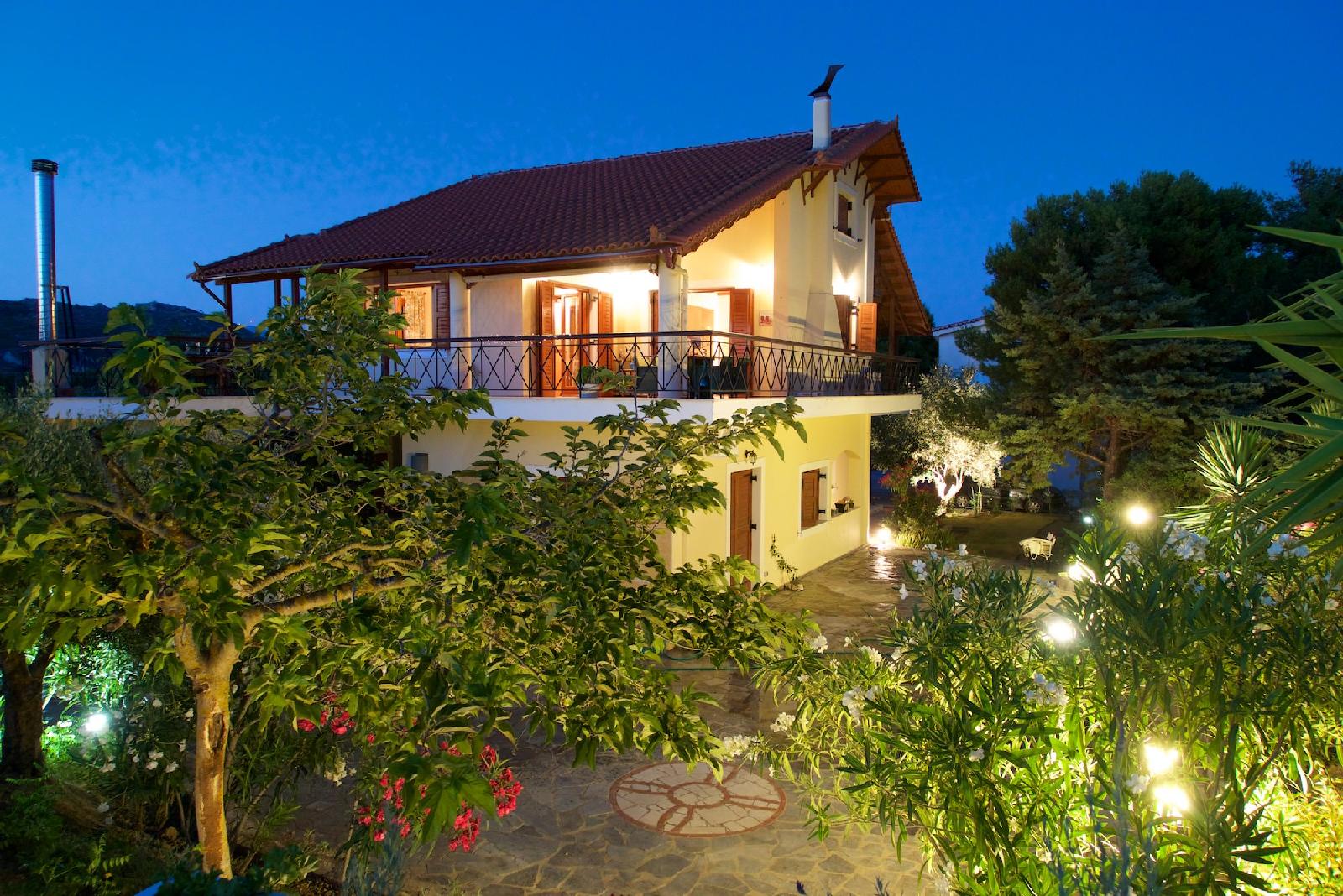 Glavina Studios & Apartments — 4-Star Luxury Hotel in Lixouri, Greece
