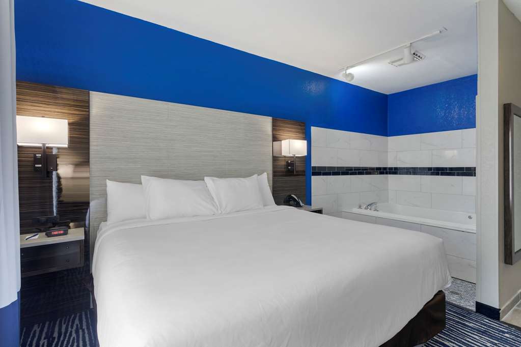 Comfort Inn & Suites Memphis East - photo 23