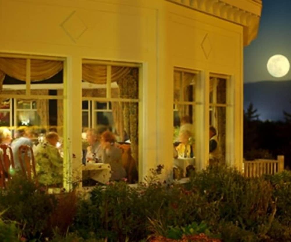 The White Mountain Hotel & Resort - photo 40