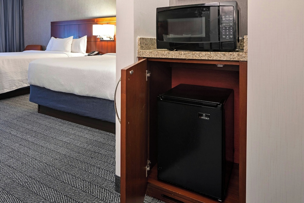 Courtyard by Marriott Long Beach Airport - photo 12