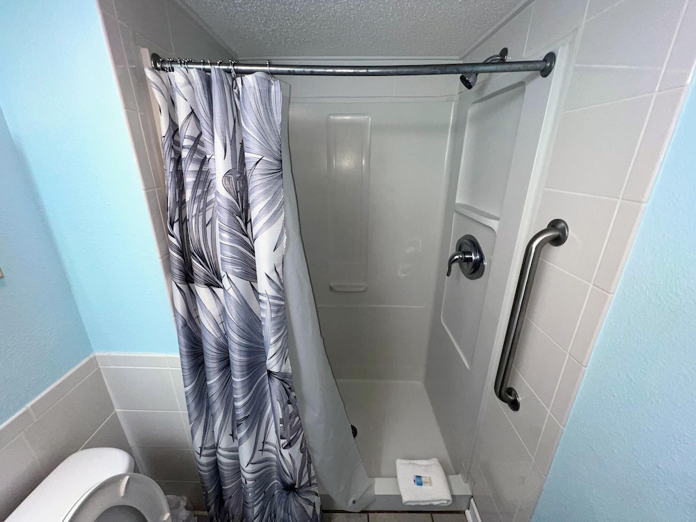 Bluewater Resort 403 - photo 20