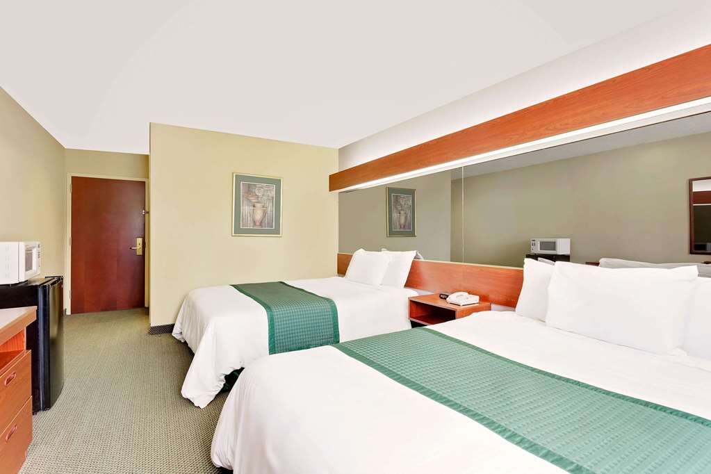 Microtel Inn & Suites by Wyndham Thomasville High Point Lexi - photo 14