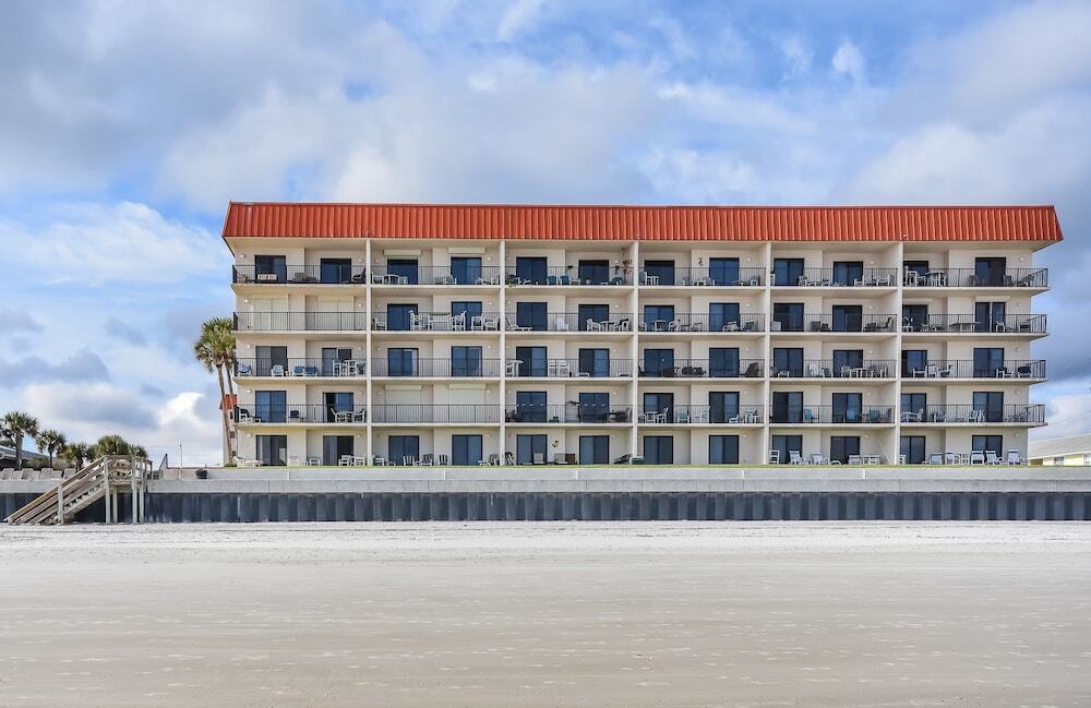 214 Easy access to beach 2 bedroom oceanfront — 4-Star Luxury Hotel in New Smyrna Beach, United States