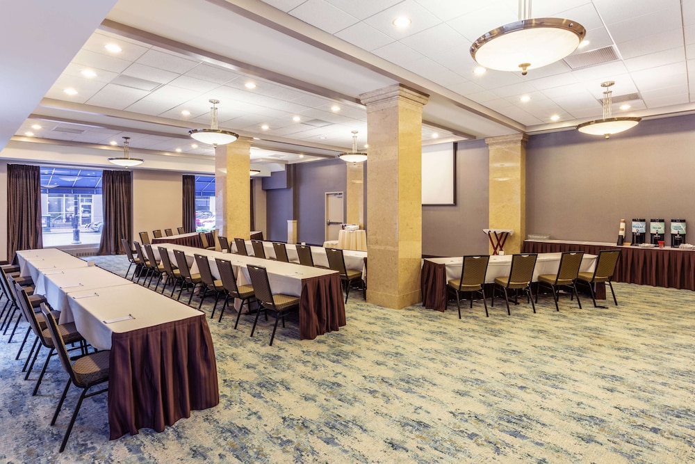 Hilton Garden Inn Indianapolis Downtown - photo 23