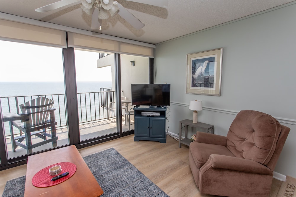 Royal Garden Resort 1012 2 Bedroom Condo by RedAwning - photo 14