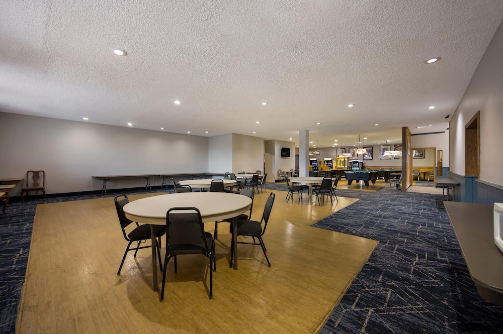 Suburban Studios Canon City - photo 27
