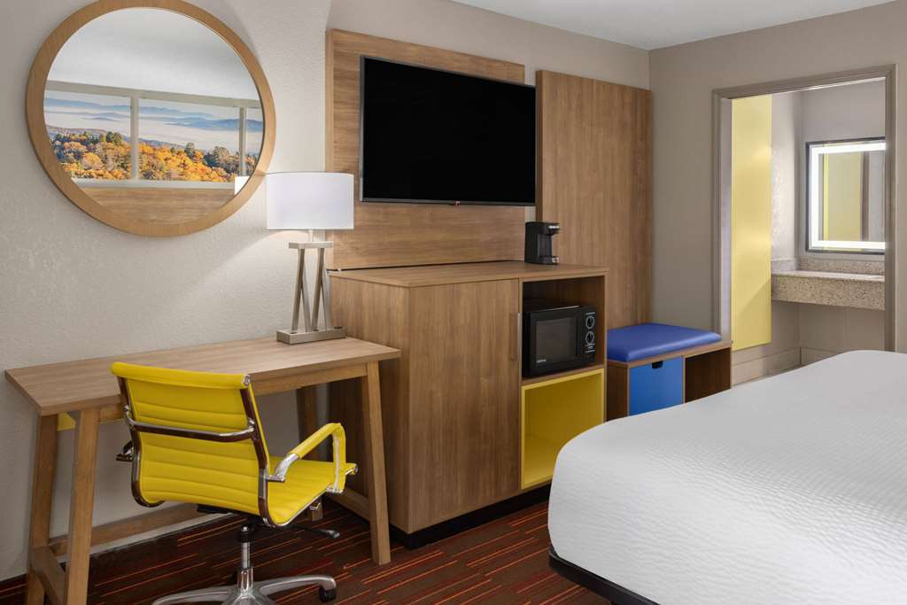 Days Inn by Wyndham Forsyth - photo 19