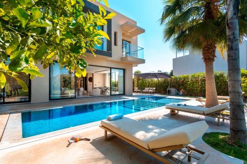 Villa Argana moderne et luxueuse piscine chauffée — 4-Star Luxury Hotel in Marrakesh, Morocco